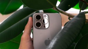 berapa harga terbaru iphone 13 dan spesifikasinya